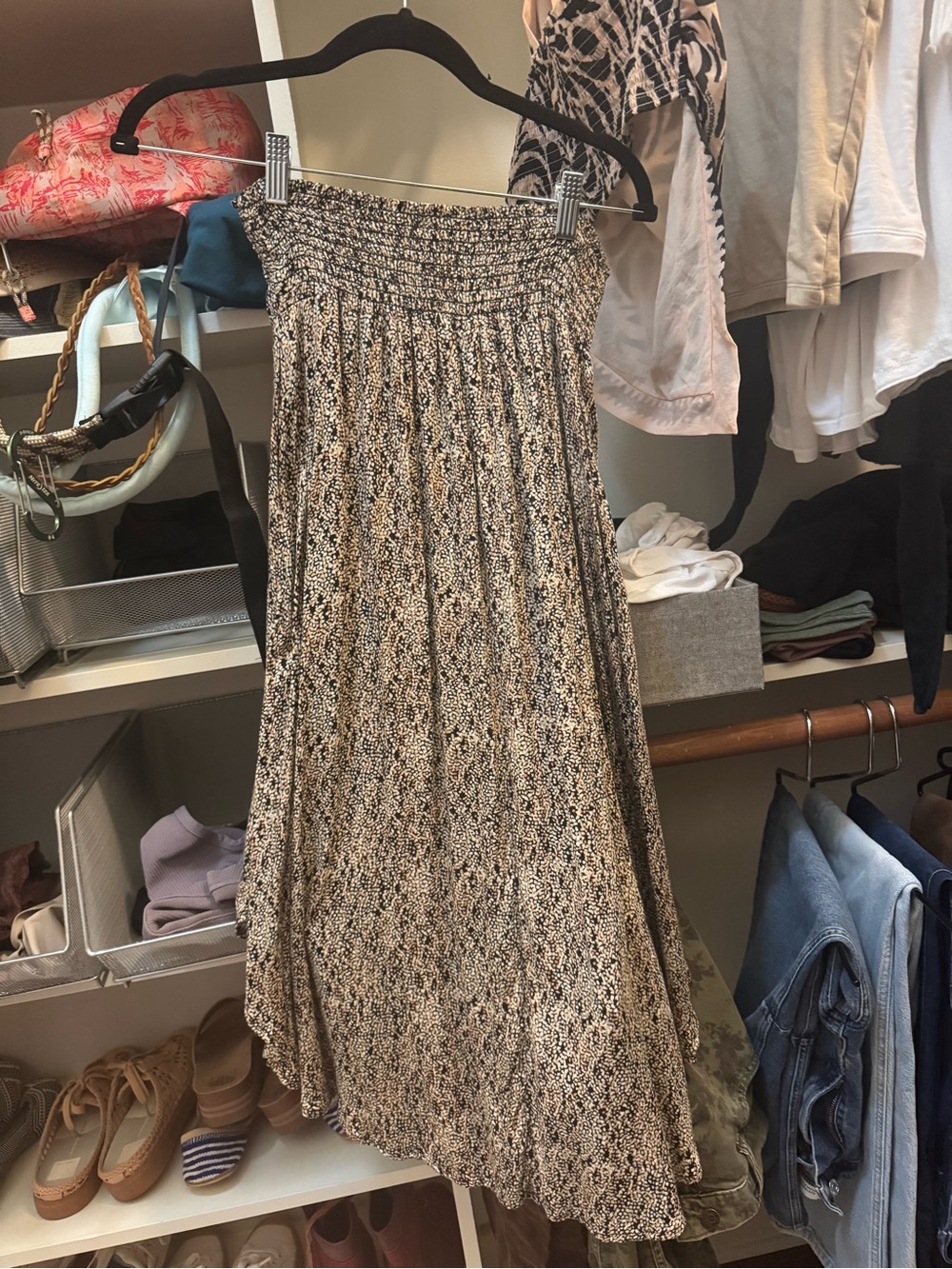 Sozy Smocked Waist Printed Midi Skirt in Beige - Picture 3 of 8